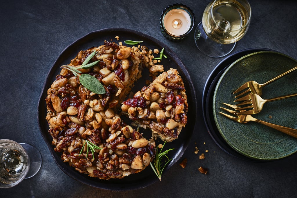 Collection Vegetarian Nut Roast with Caramelised Nuts & Cranberries (Serves 4) 1 of 2
