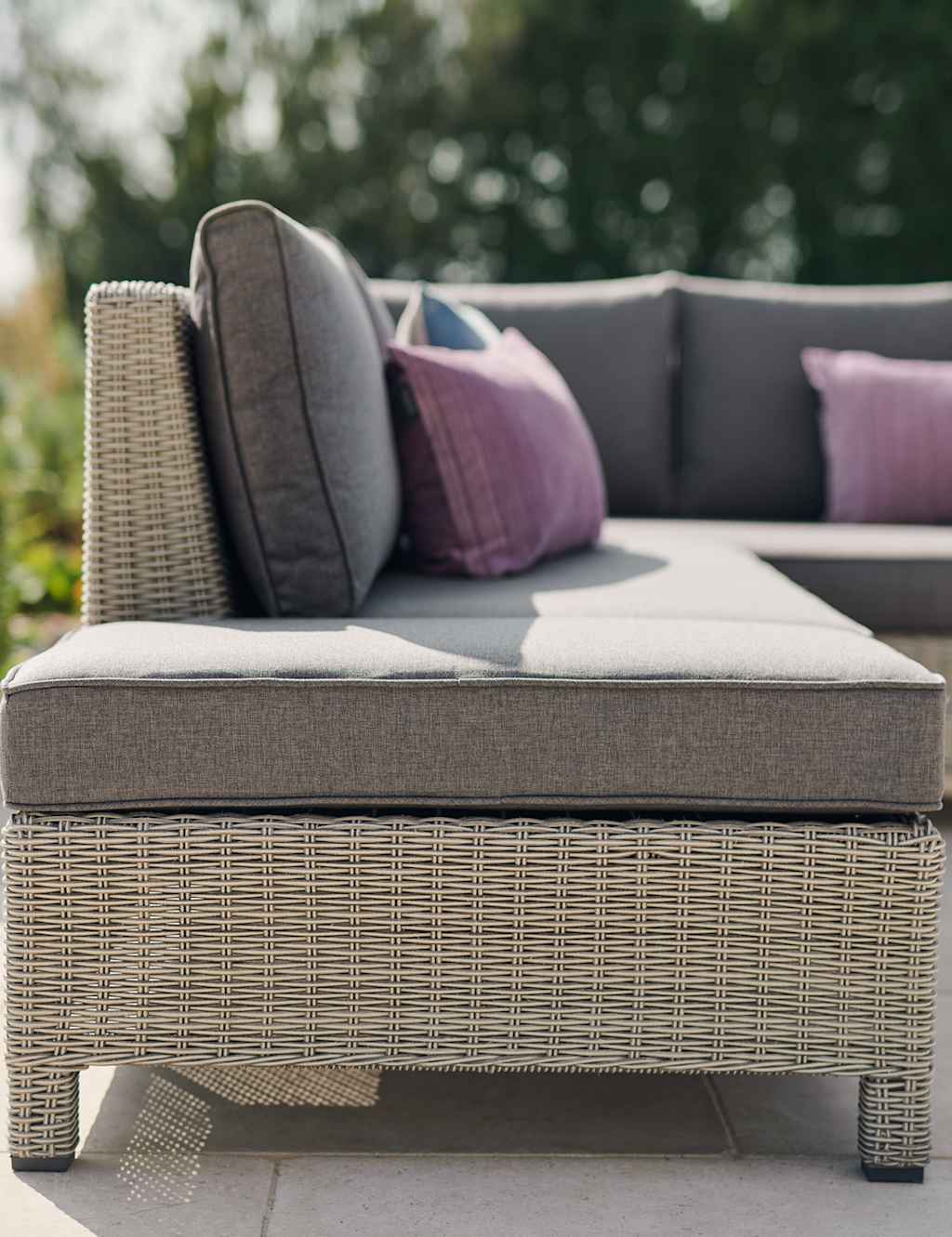 Palma Low Lounge Set with Coffee Table 4 of 5
