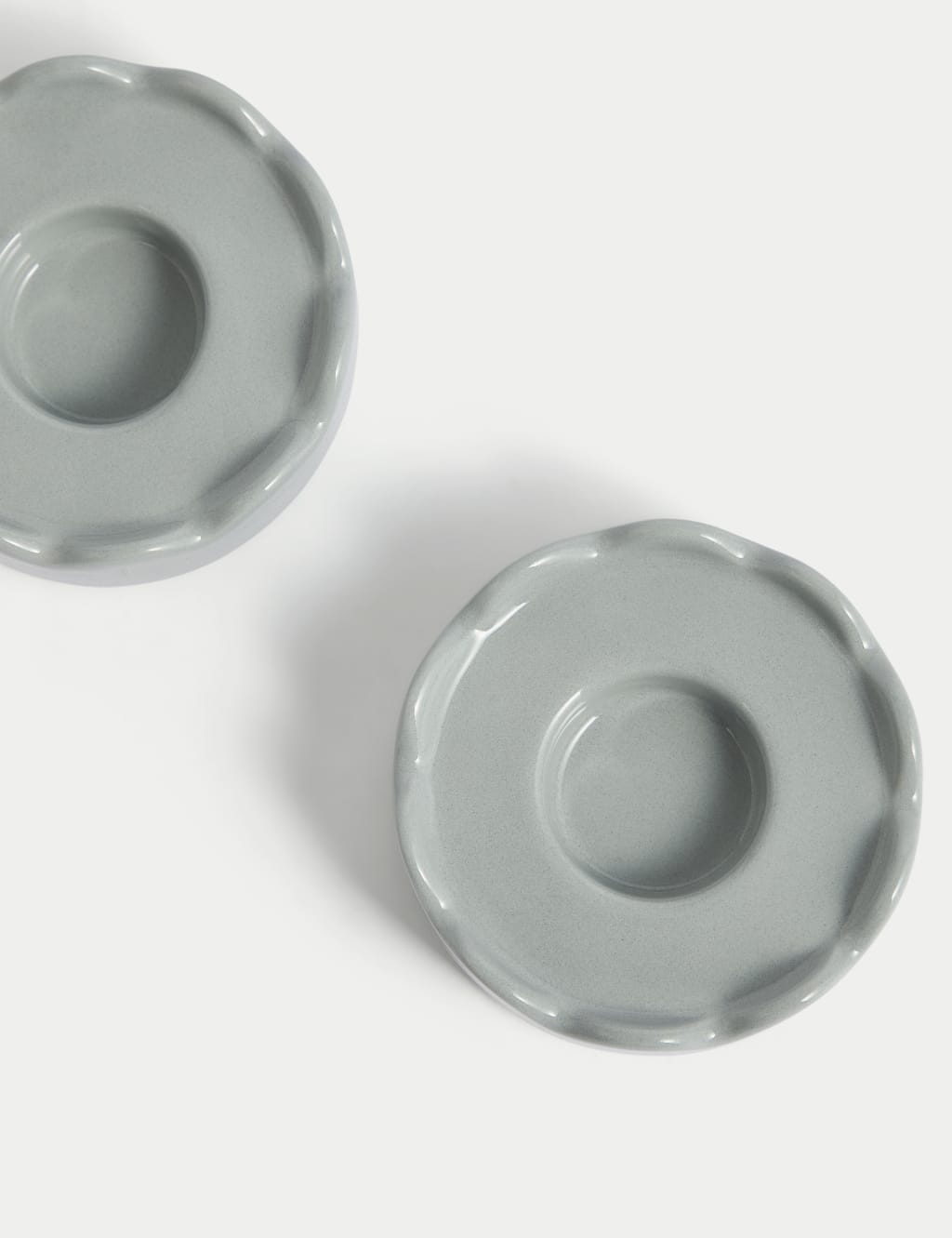 Set of 2 Scalloped Ceramic Tealight Holders 4 of 4