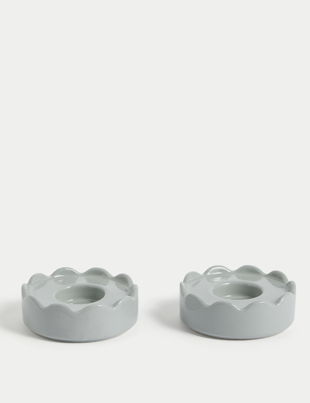 Set of 2 Scalloped Ceramic Tealight Holders 2 of 4