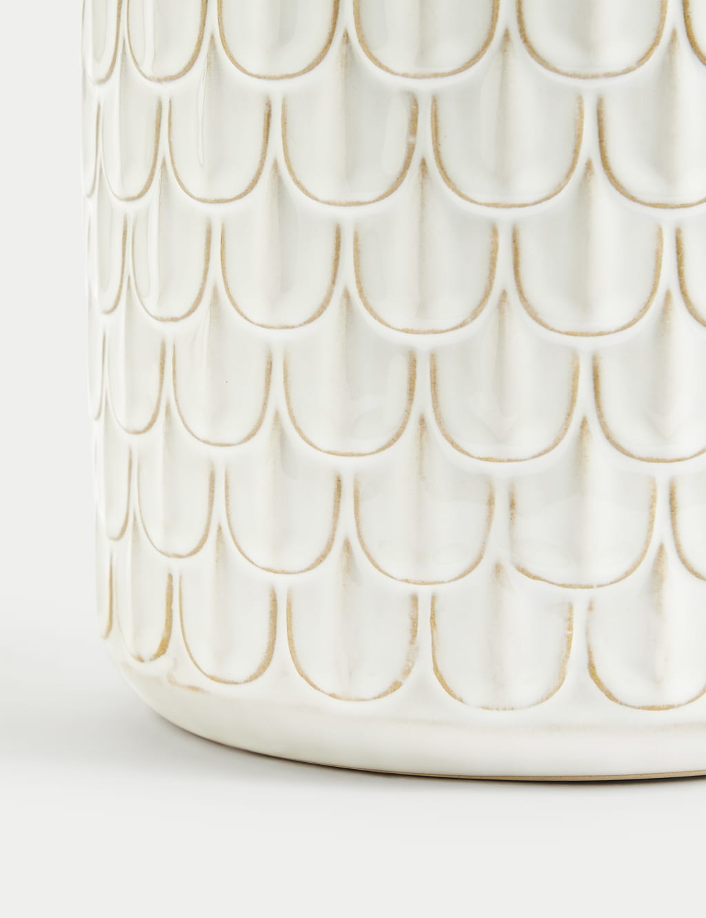 Medium Scalloped Textured Planter 3 of 5