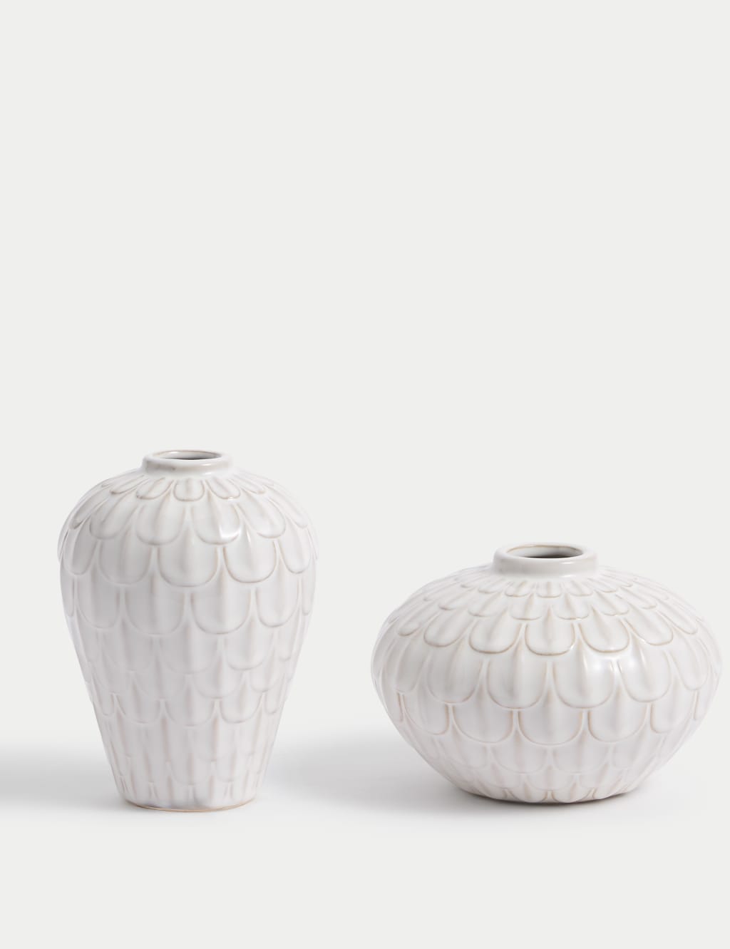 Set of 2 Mini Scallop Ceramic Vases 1 of 4