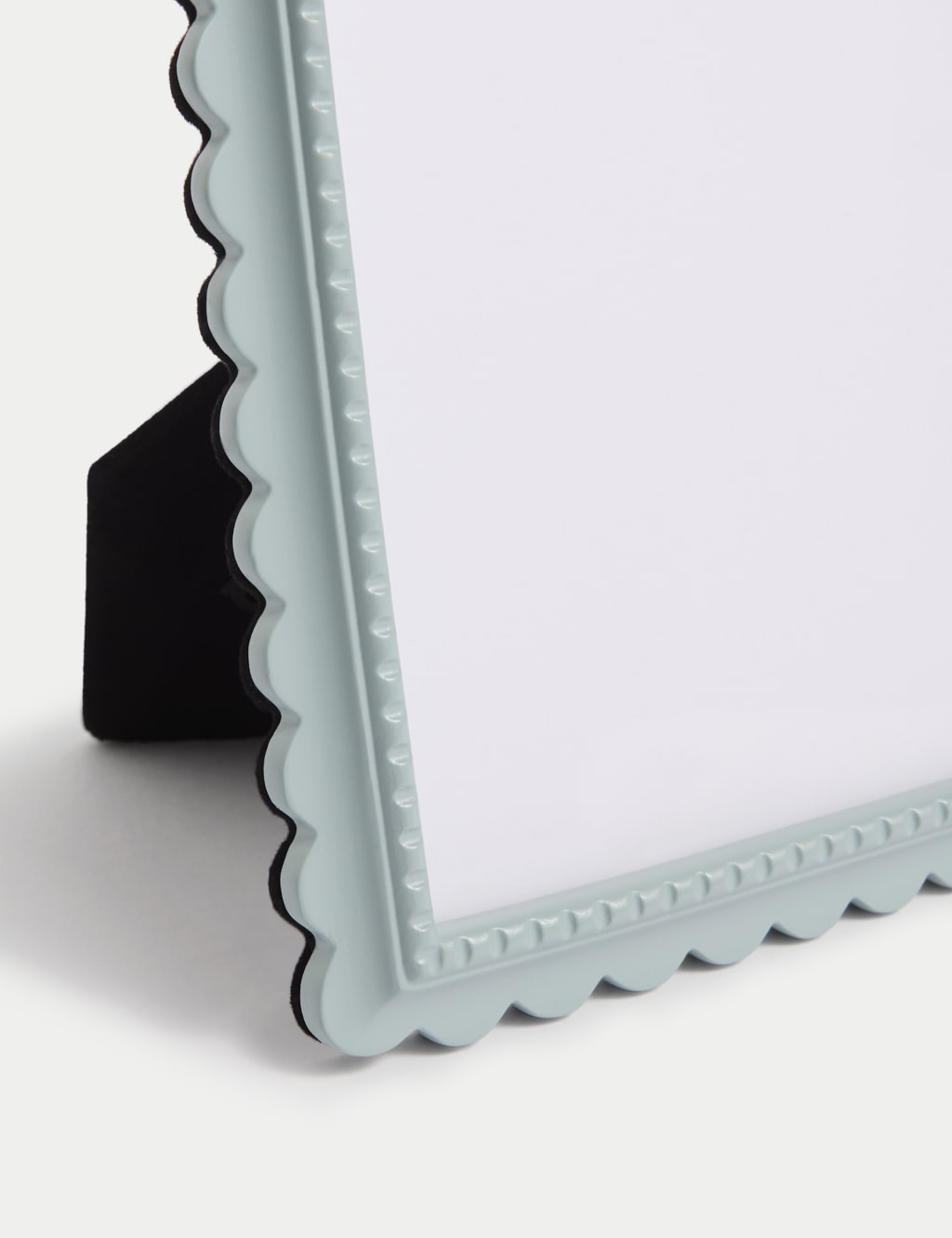 Scalloped Photo Frame 5x7 inch 2 of 4