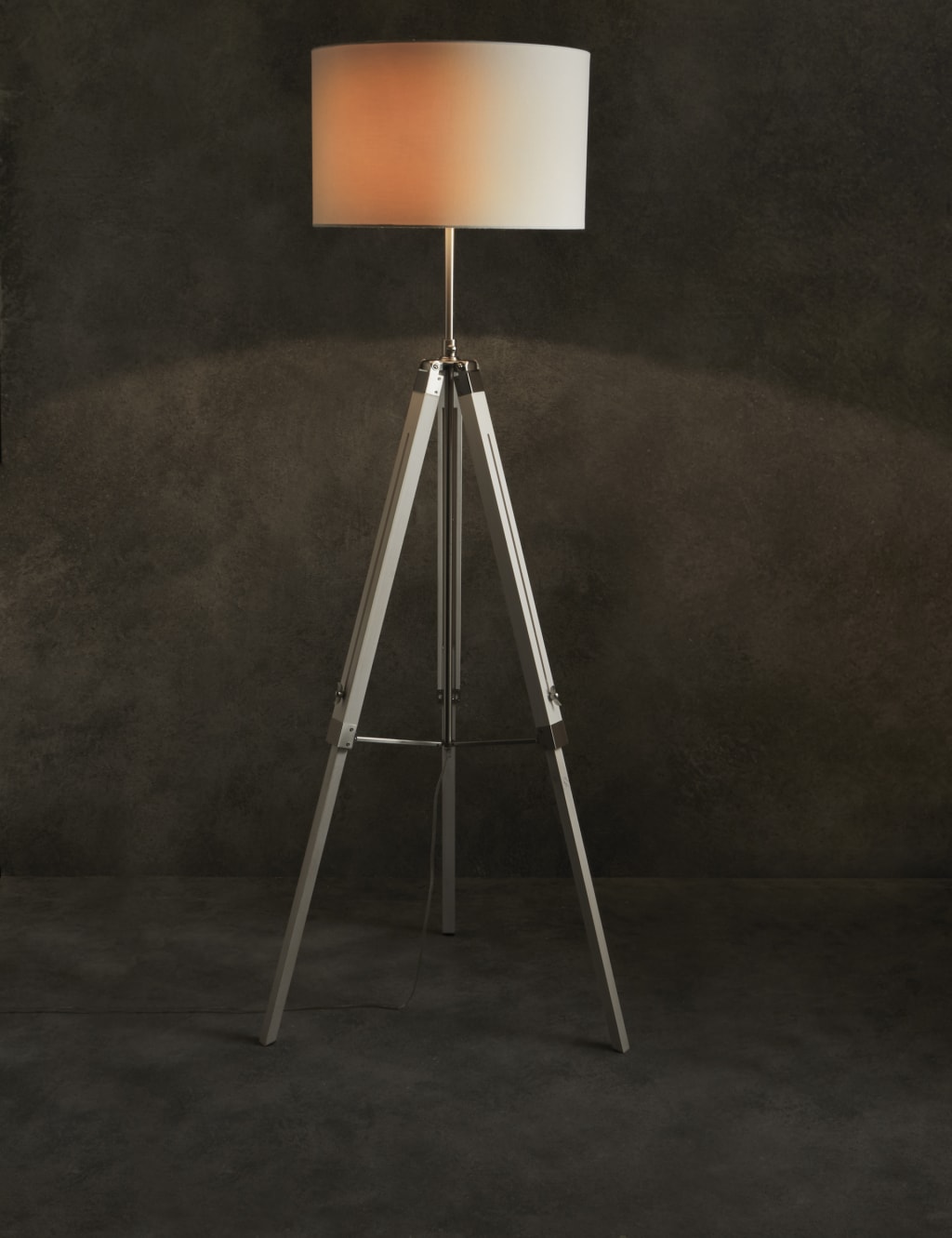 Devon floor lamp outlet
