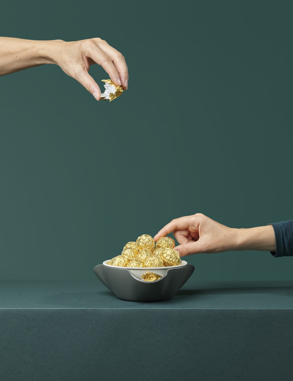 Double-Dish™ Serving Bowl 5 of 5
