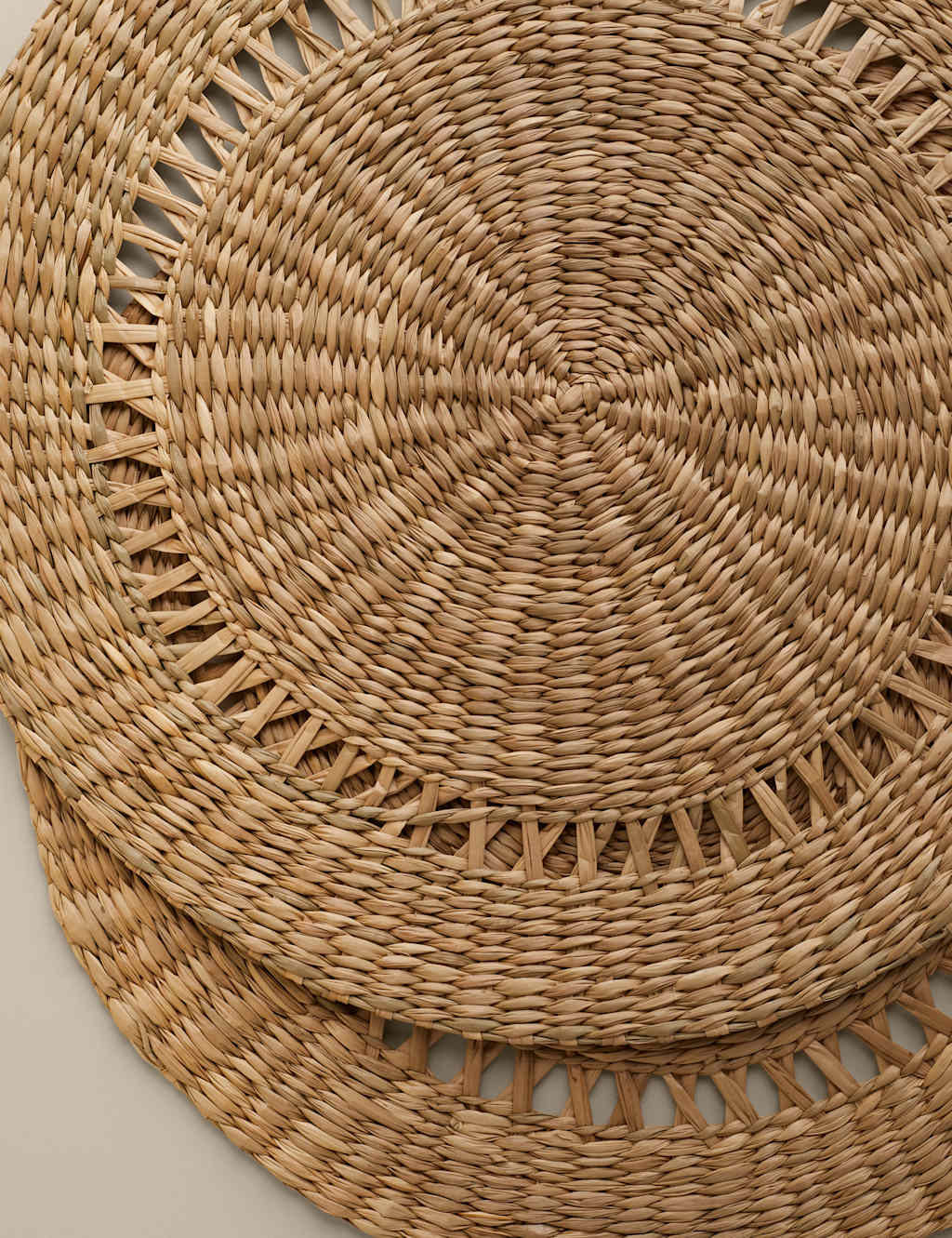 Set of 4 Seagrass Placemats 3 of 3