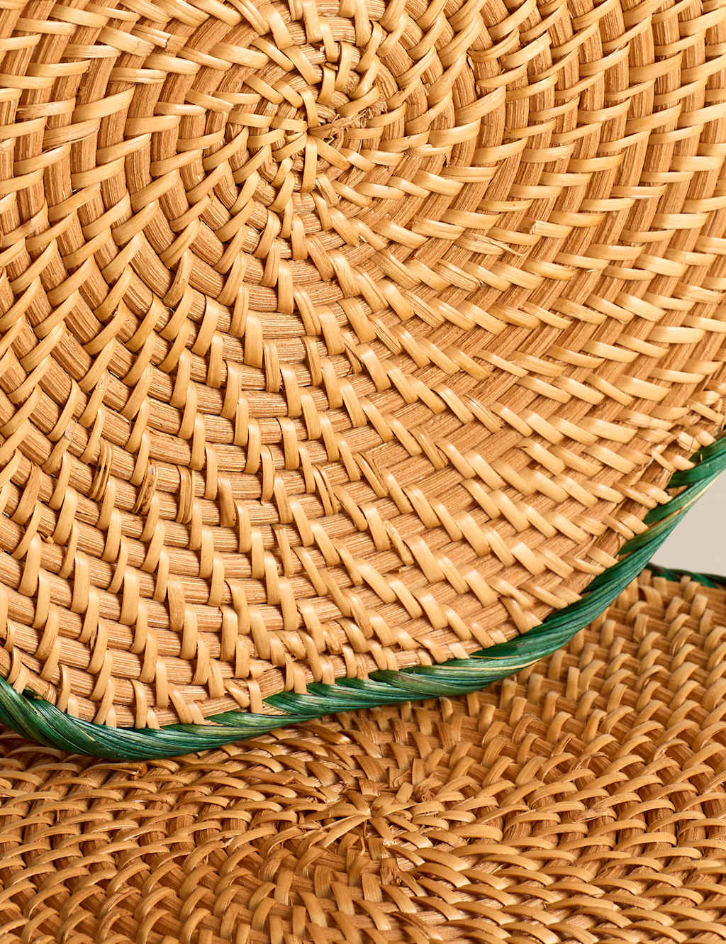 Set of 2 Rattan Scallop Placemats 3 of 5