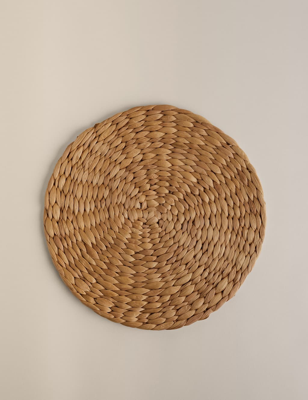 Set of 4 Natural Water Hyacinth Placemats 3 of 4