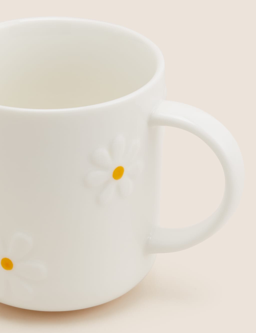 Embossed Daisy Mug 3 of 3