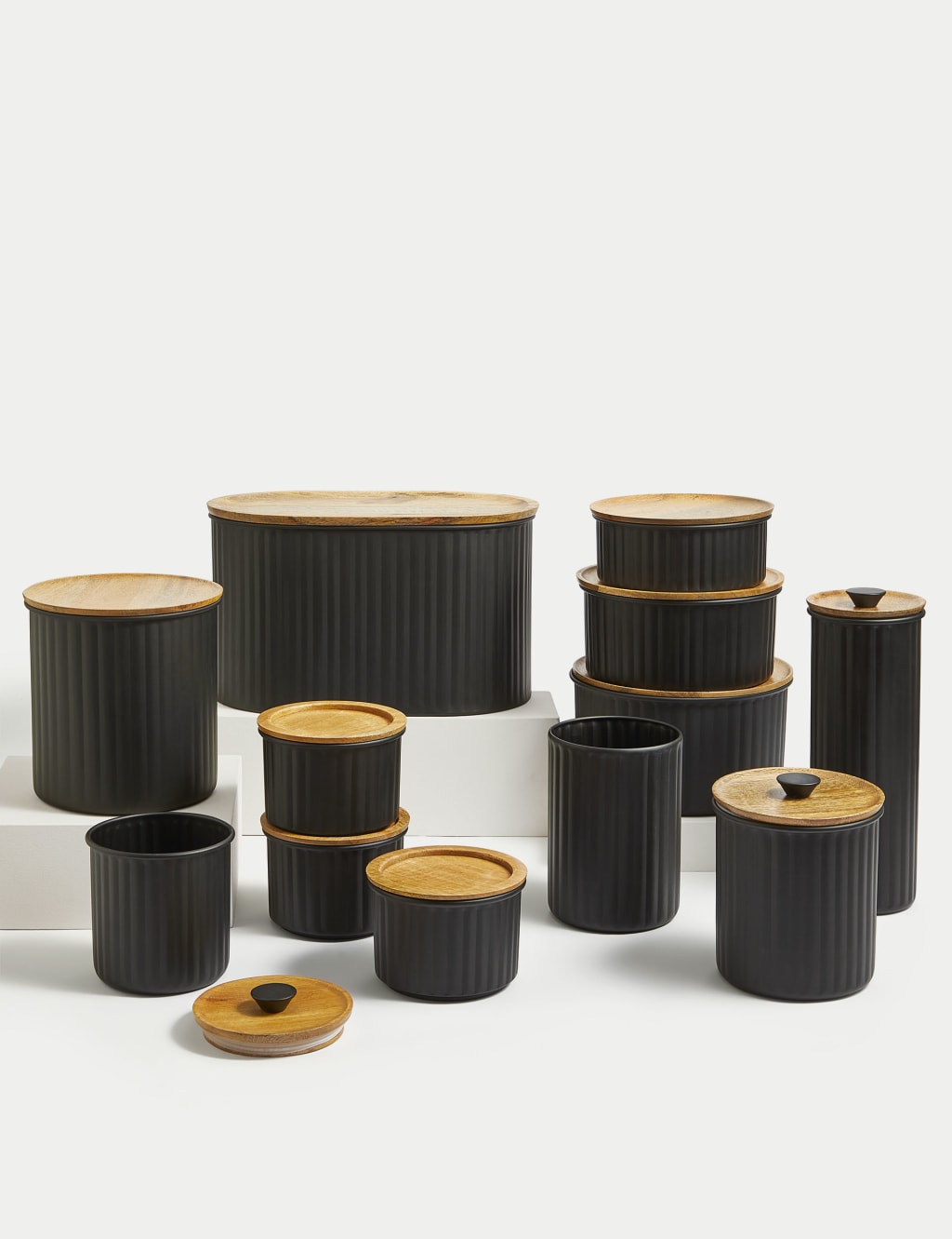 Set of 3 Ribbed Stacking Cake Tins