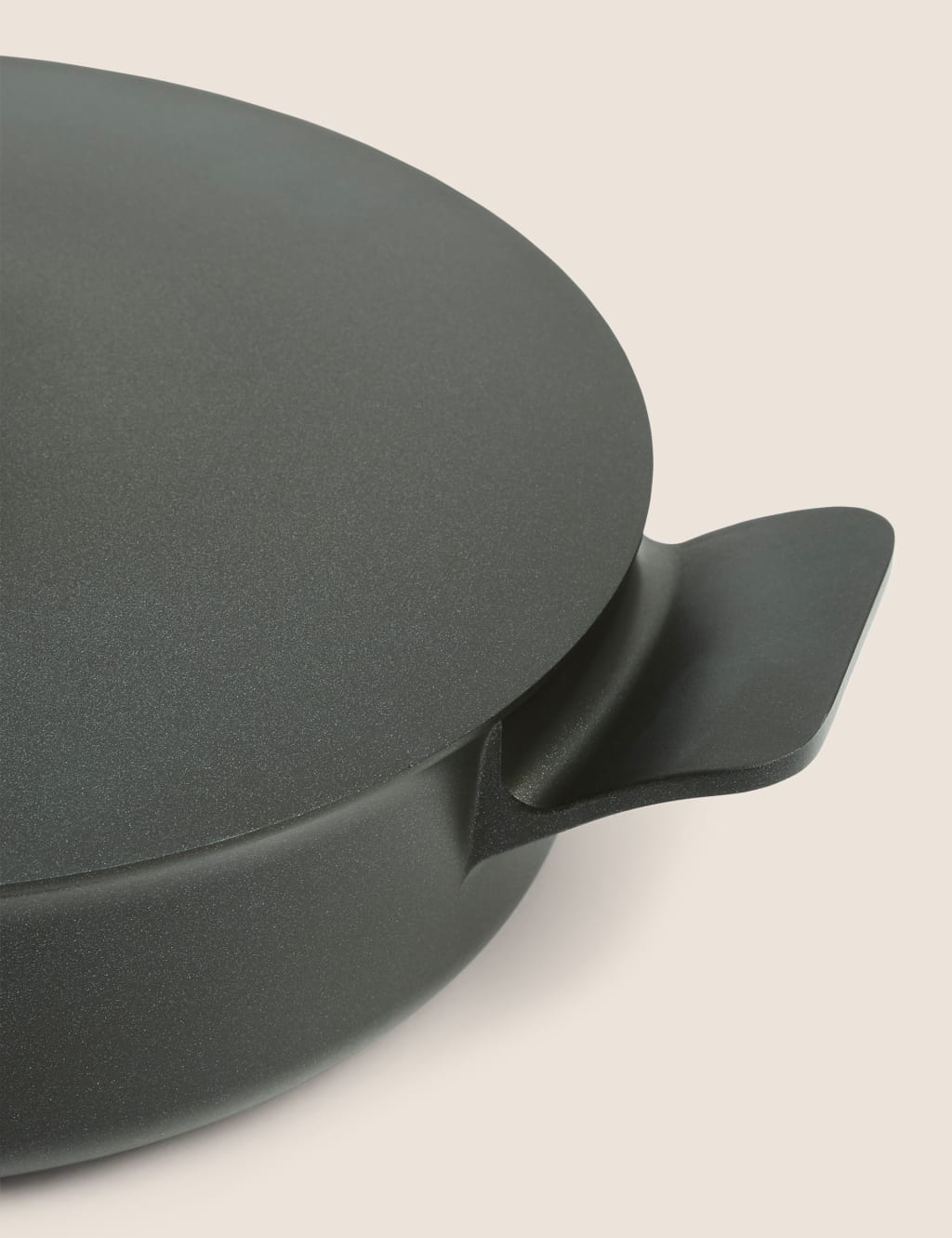 Cast Aluminium 4.5L Casserole Dish 4 of 7