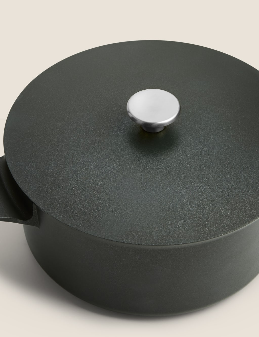 Cast Aluminium 7L Casserole Dish 3 of 6