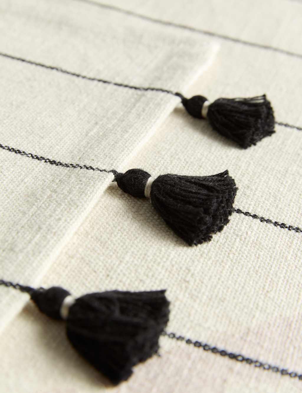 Set of 2 Pure Cotton Striped Tassel Placemats 3 of 4