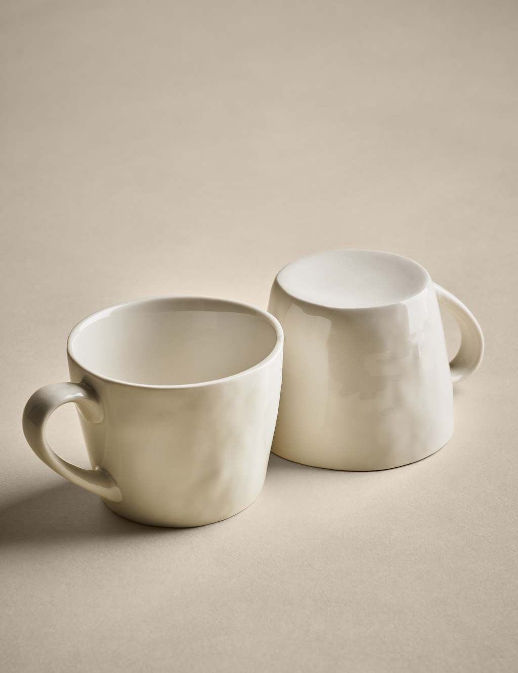 Set of 4 Artisan Mugs 3 of 5