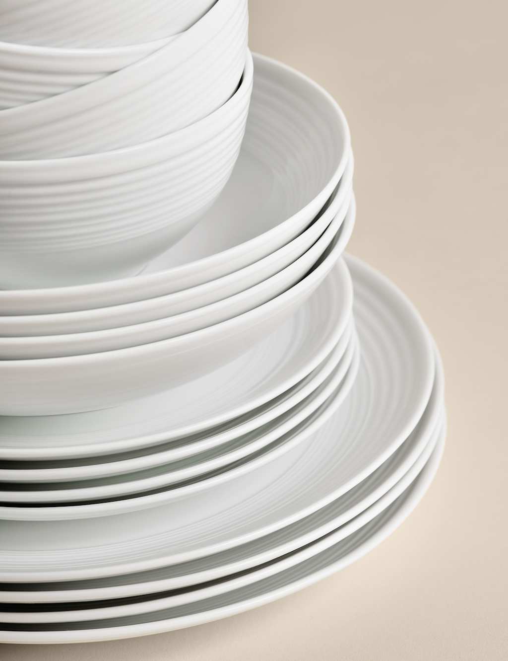 16 Piece Ribbed Porcelain Dinner Set 3 of 6