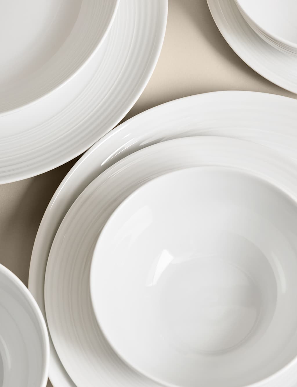 16 Piece Ribbed Porcelain Dinner Set 5 of 6