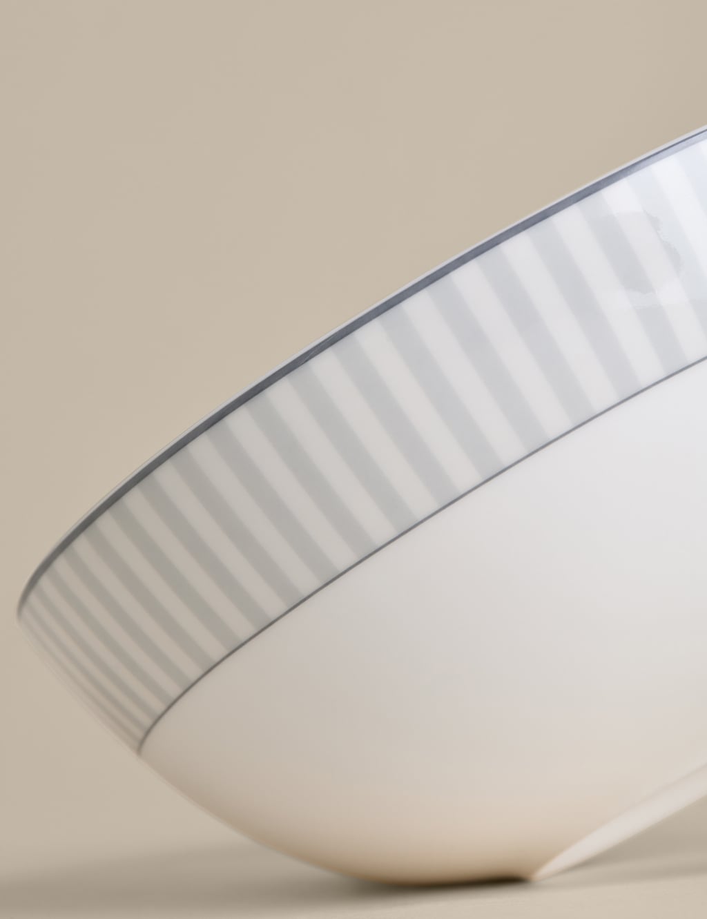 Set of 4 Hampton Cereal Bowls 2 of 3