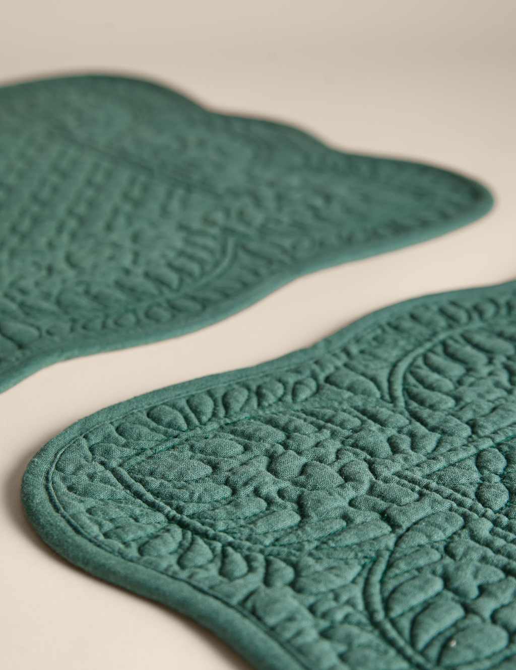 Set of 2 Pure Cotton Quilted Placemats 2 of 4