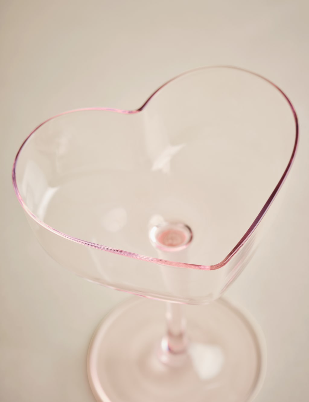 Set of 2 Heart Coupe Glasses 2 of 5