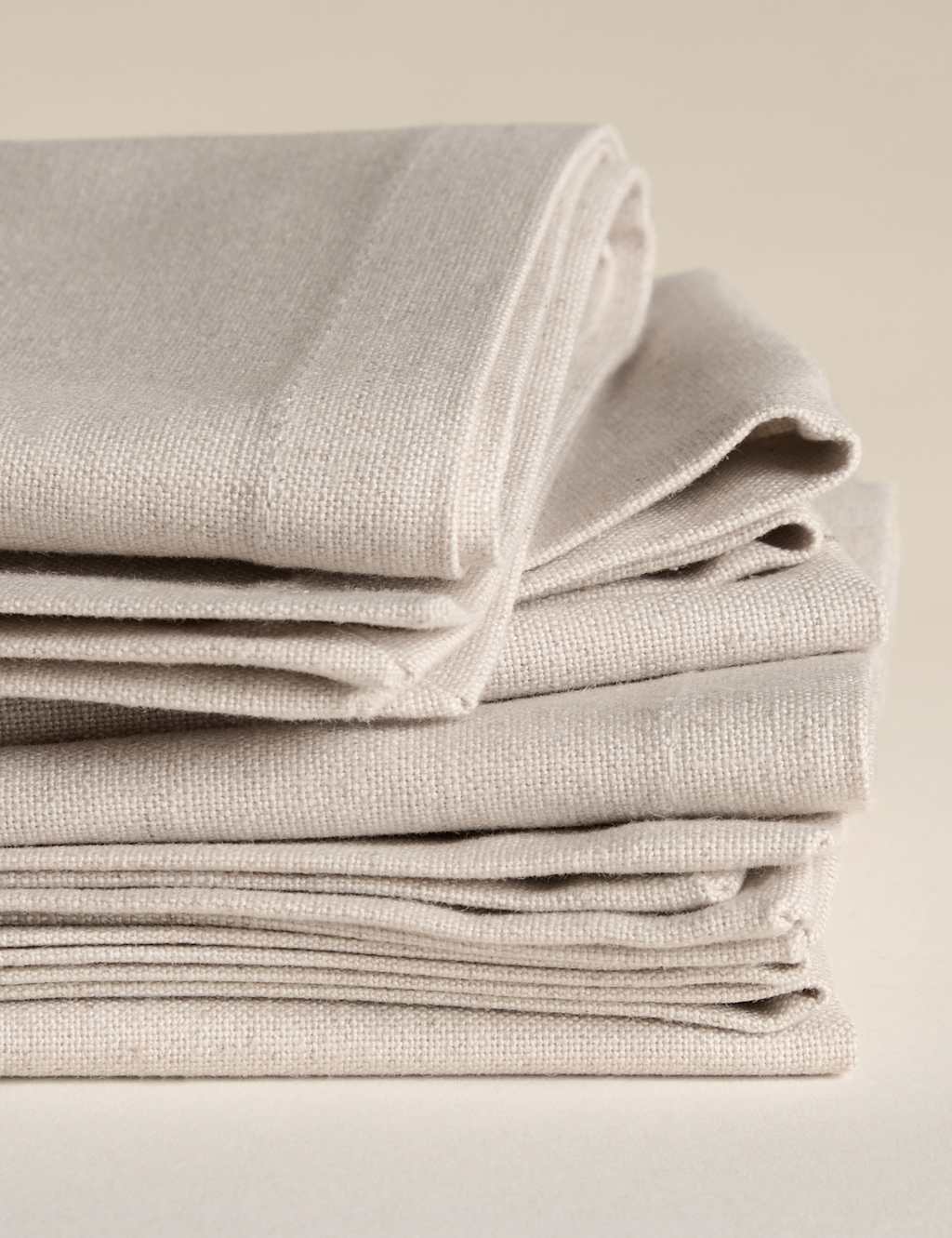 Set of 4 Cotton Rich Napkins with Linen 3 of 4
