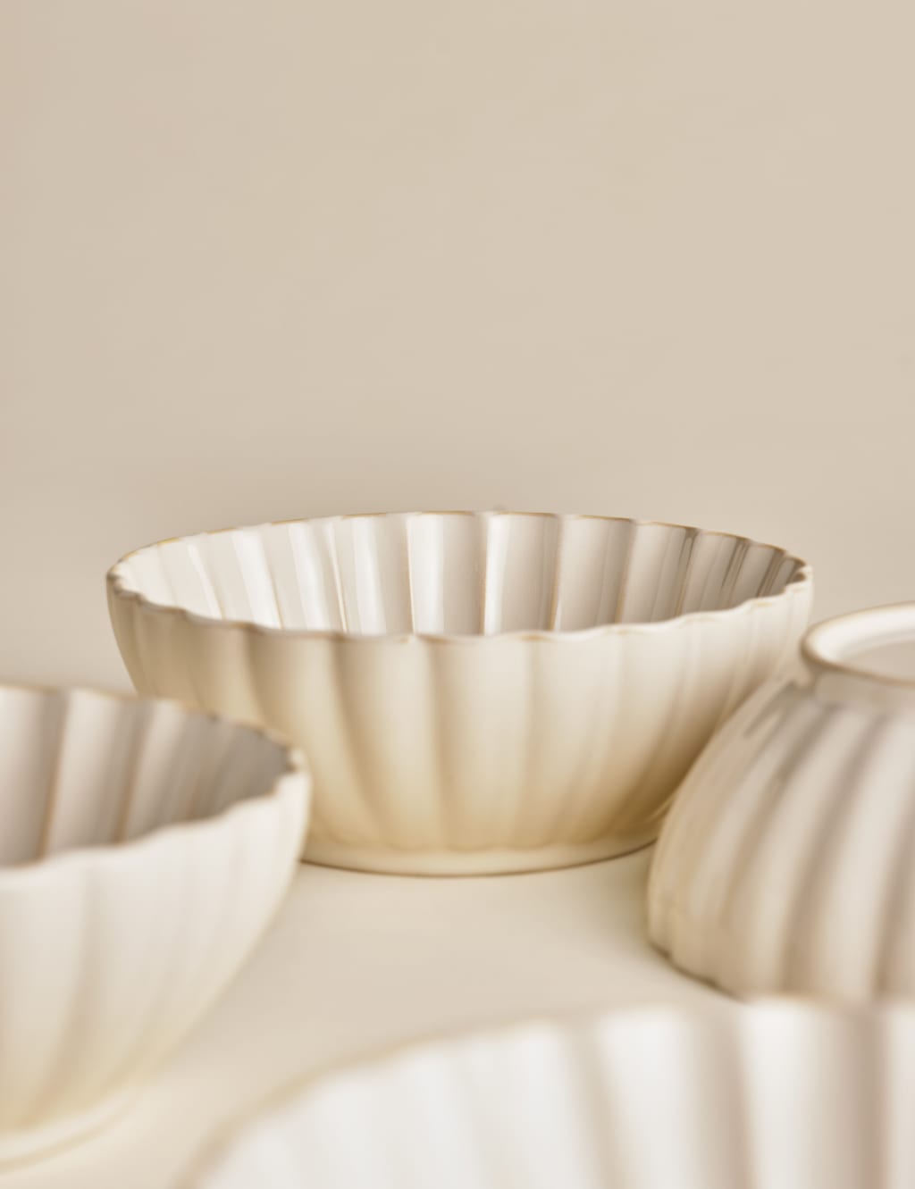 Set of 4 Scallop Cereal Bowls 5 of 5