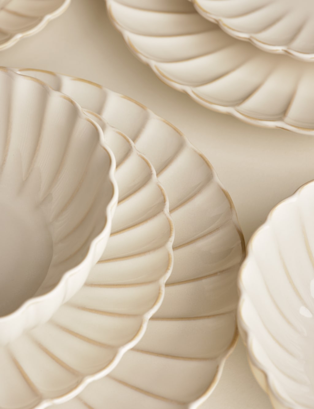 12 Piece Scallop Dinner Set 3 of 4
