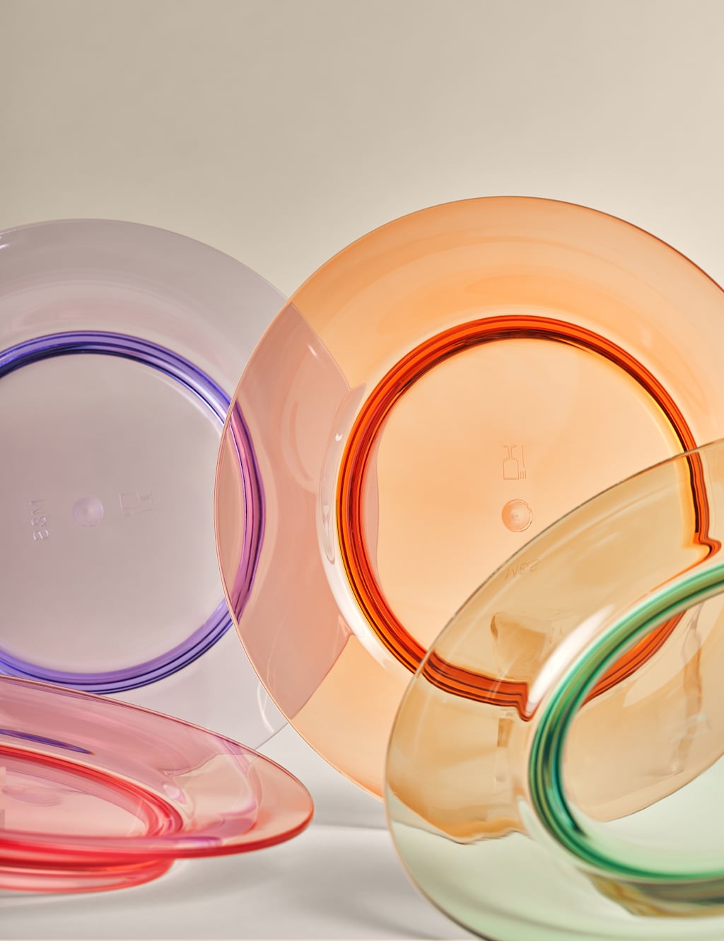 Set of 4 Rounded Picnic Dinner Plates 5 of 5
