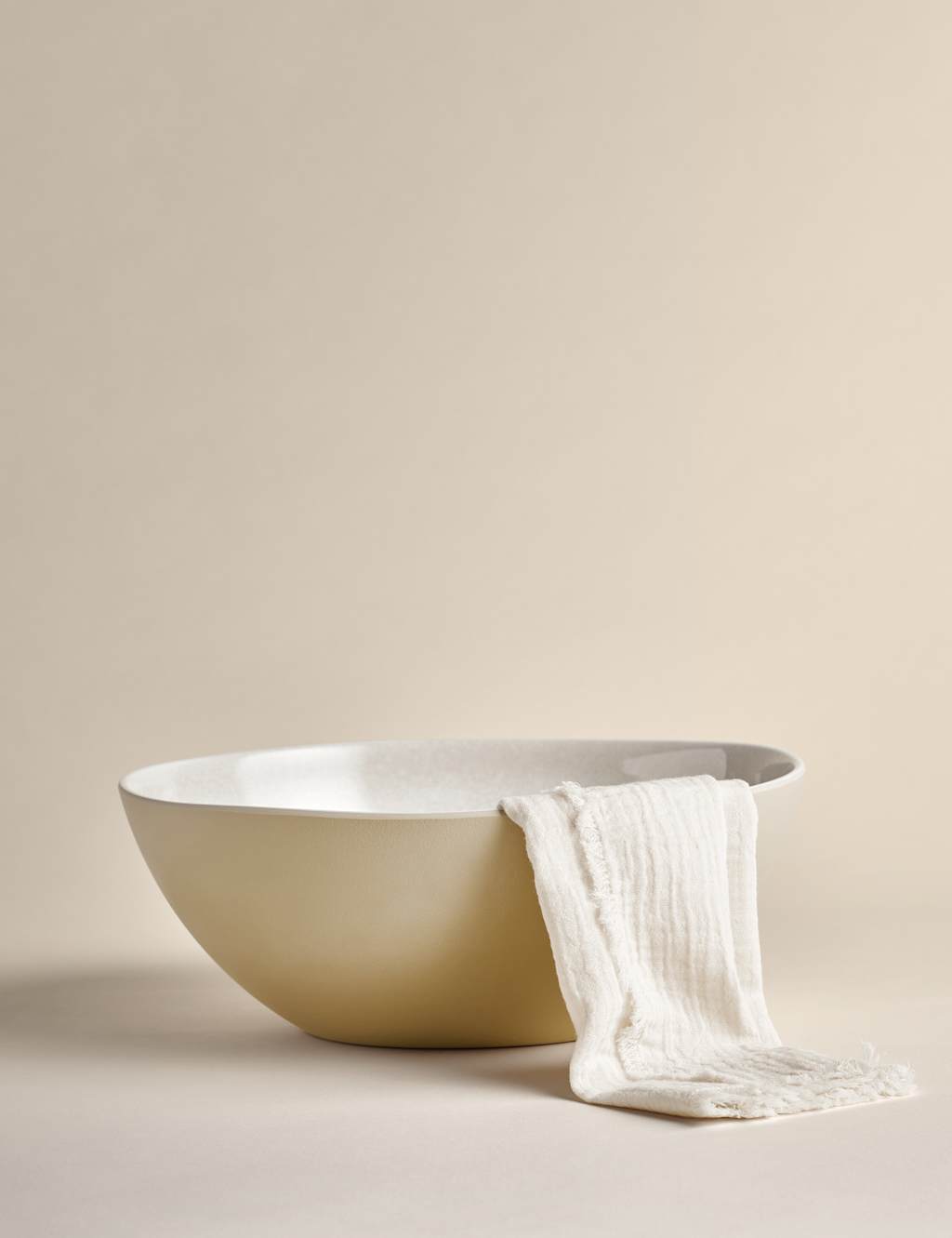 Linen Reactive Picnic Serving Bowl 3 of 5