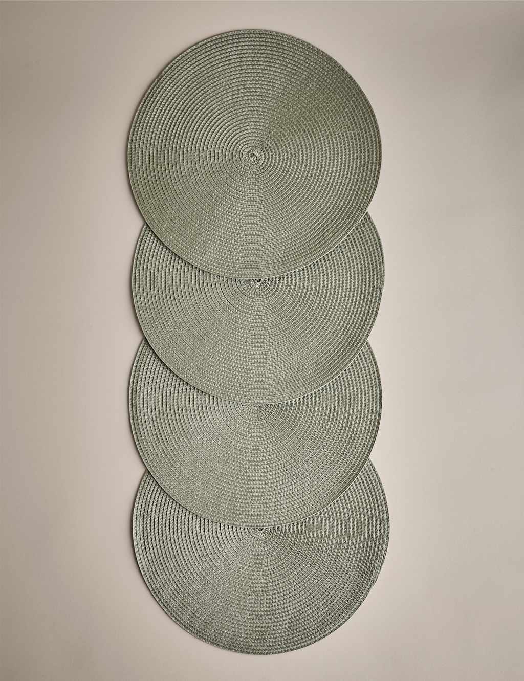 Set of 4 Round Woven Placemats 2 of 4