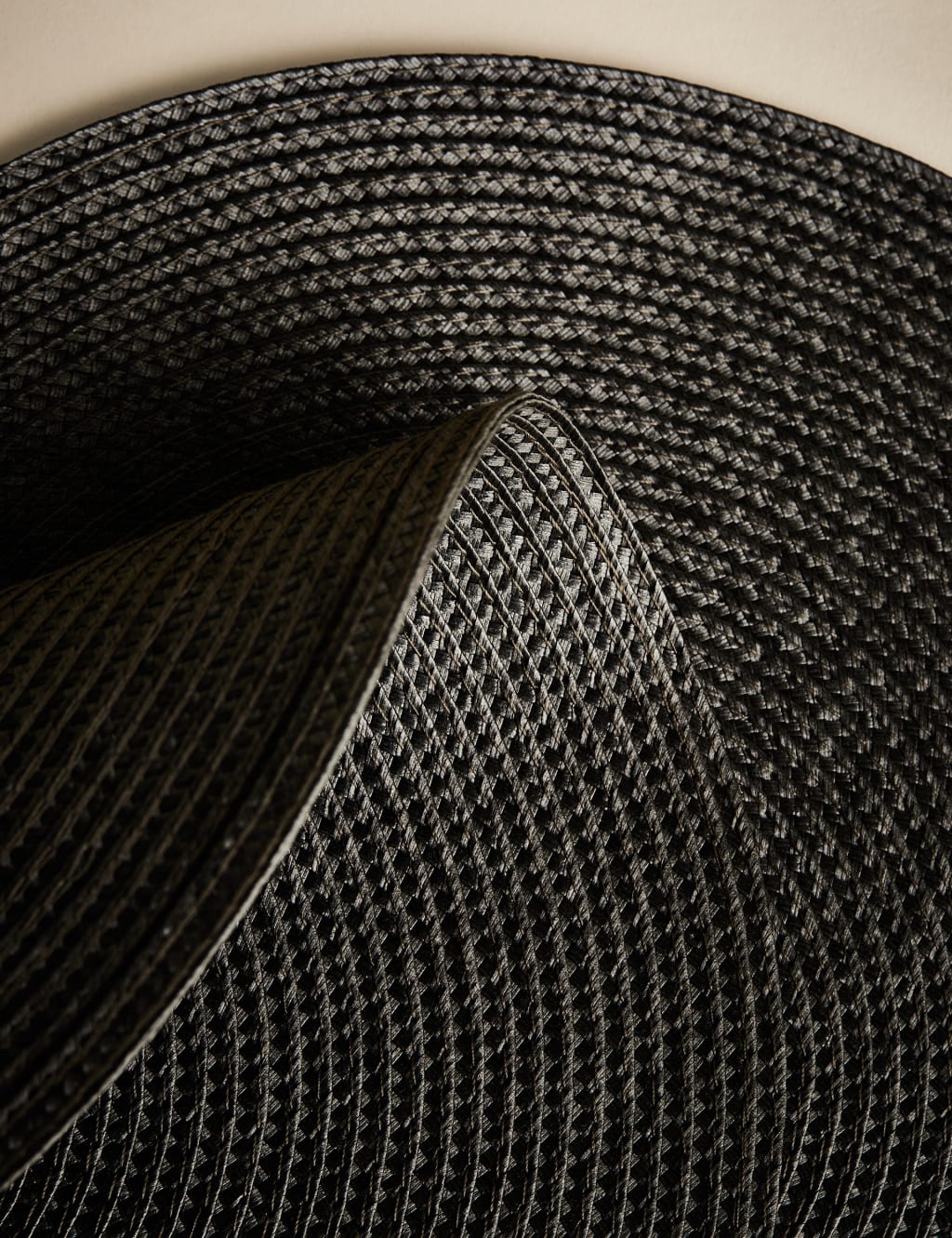 Set of 4 Round Woven Placemats 4 of 4