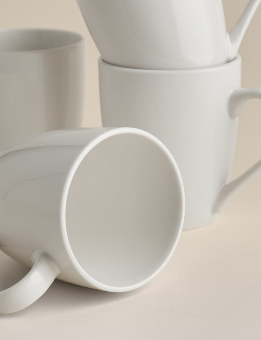 Set of 4 Porcelain Mugs 2 of 4
