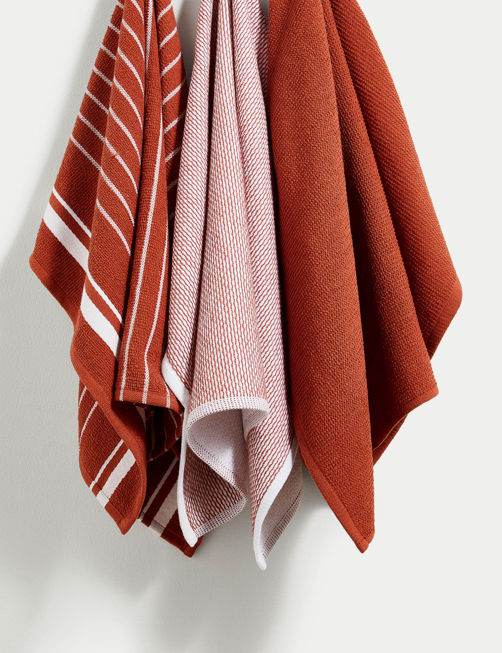 Set of 3 Cotton Rich Tea Towels 3 of 4