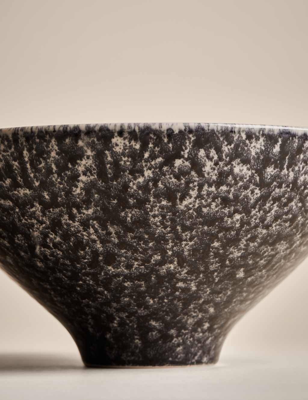 Reactive Serving Bowl 3 of 5