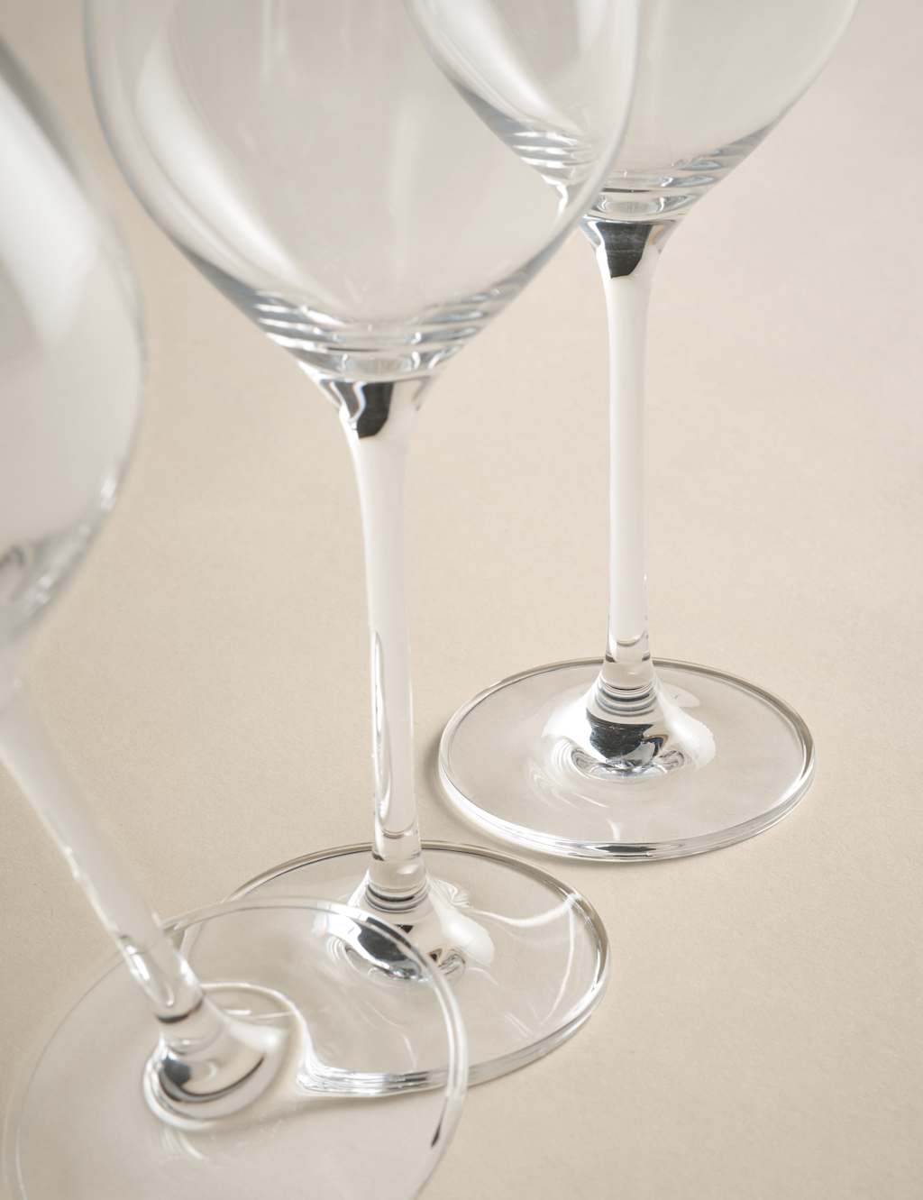 Set of 4 Maxim White Wine Glasses 4 of 4