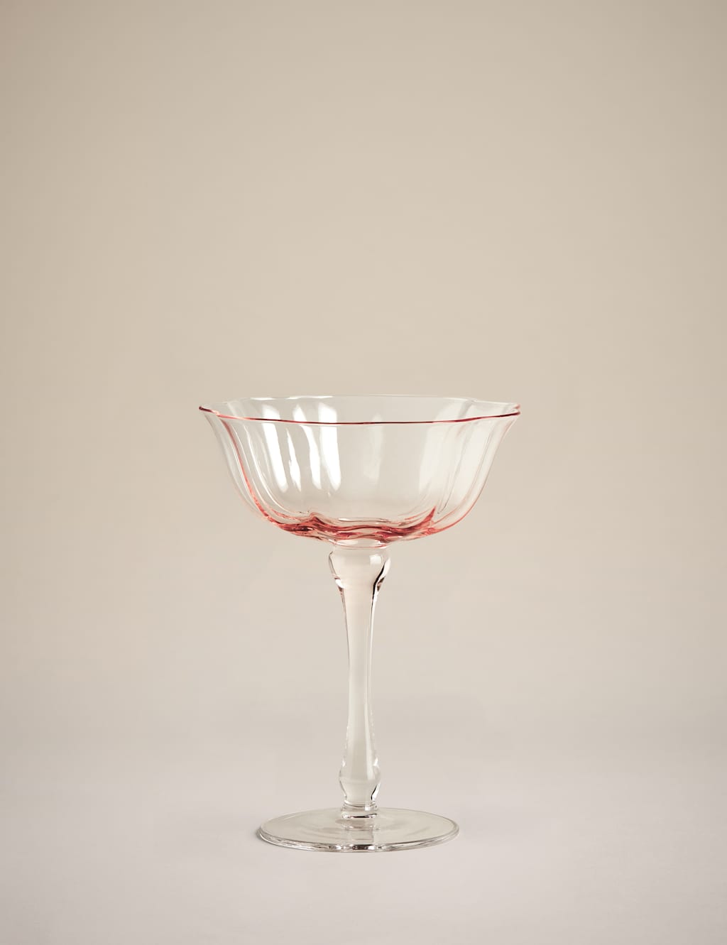 Set of 2 Fleur Ombré Coupe Glasses 2 of 5
