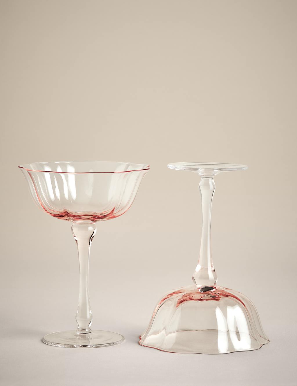 Set of 2 Fleur Ombré Coupe Glasses 3 of 5