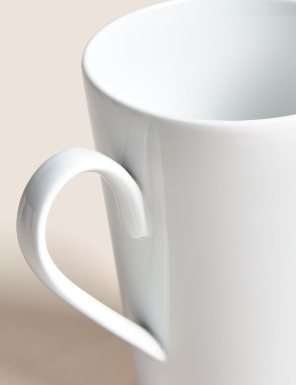 Set of 4 Maxim Mugs 3 of 4