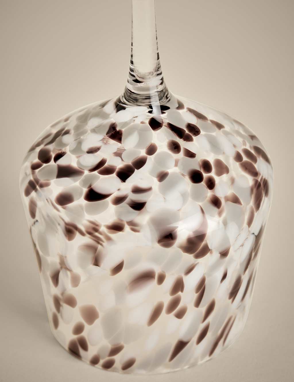 Set of 2 Speckled Wine Glasses 4 of 7