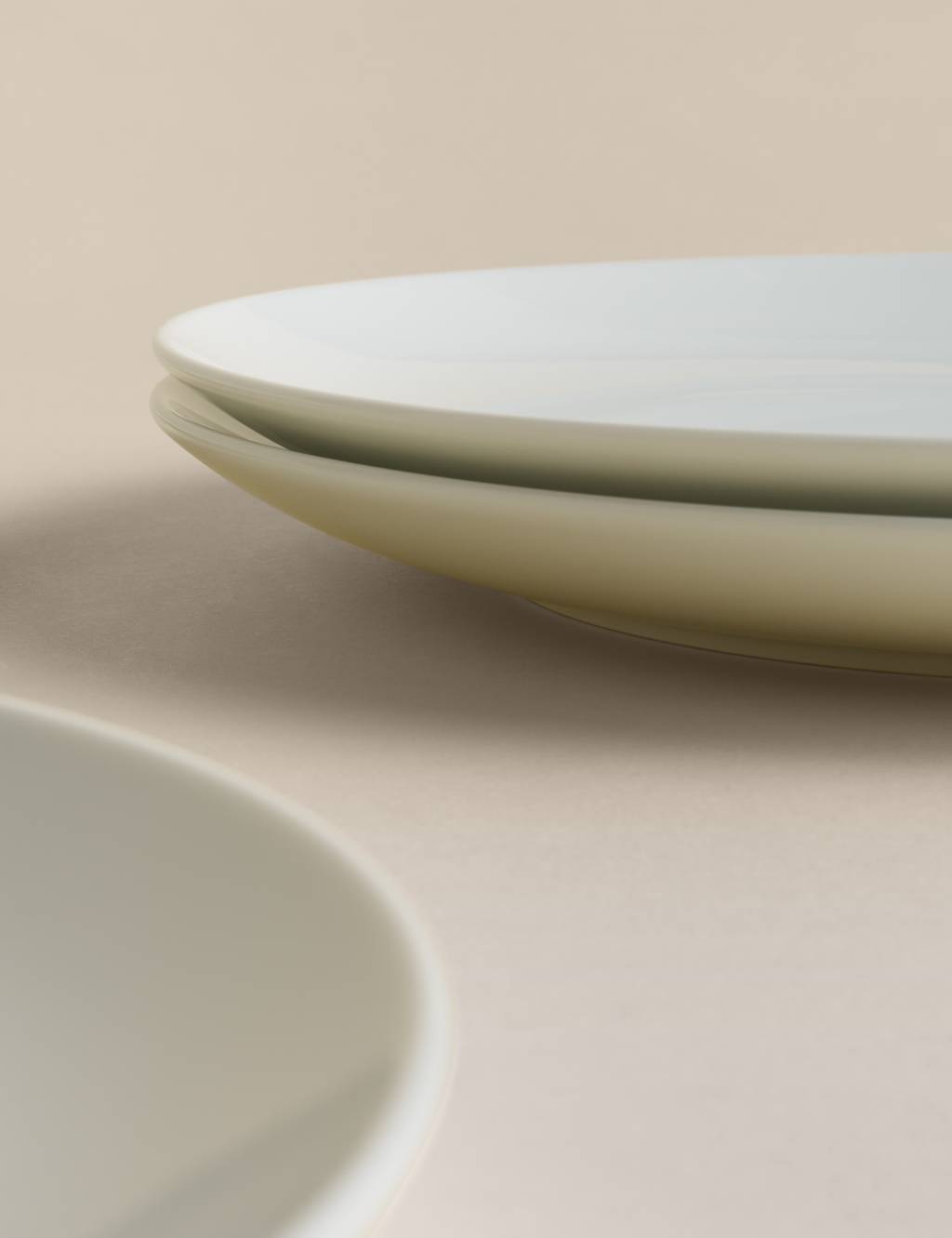 Set of 4 Maxim Coupe Dinner Plates 2 of 3