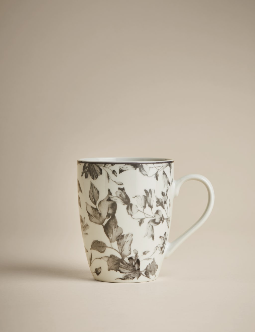 Set of 4 Floral Mugs 2 of 3