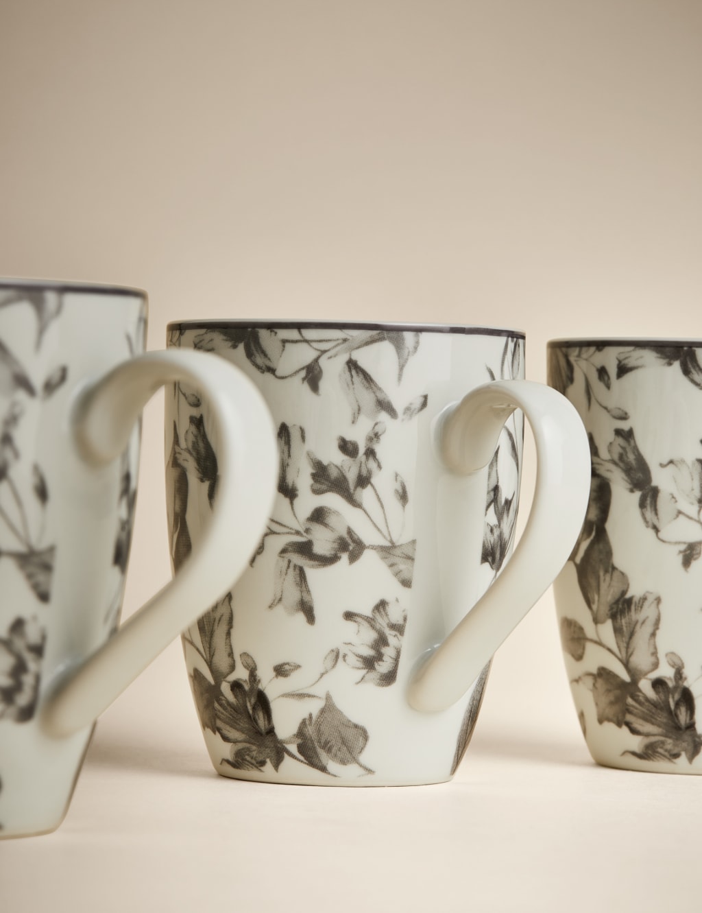 Set of 4 Floral Mugs 3 of 3