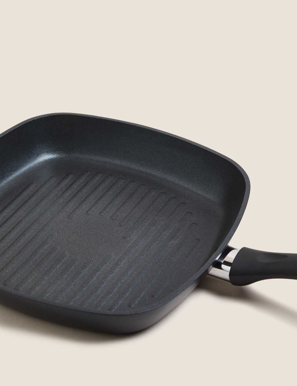 Black Aluminium 26cm Non-Stick Griddle Pan 3 of 3