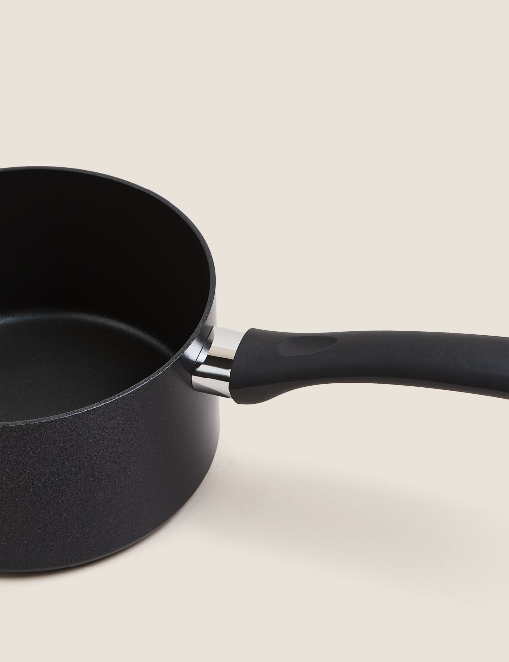 Black Aluminium 18cm Non-Stick Saucepan 3 of 4