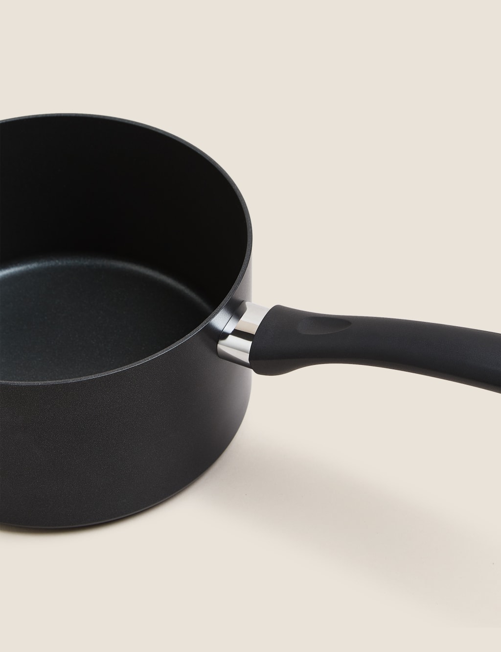 Black Aluminium 20cm Non-Stick Saucepan 3 of 3