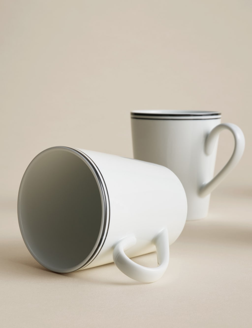 Set of 4 Maxim Rim Mugs 2 of 3