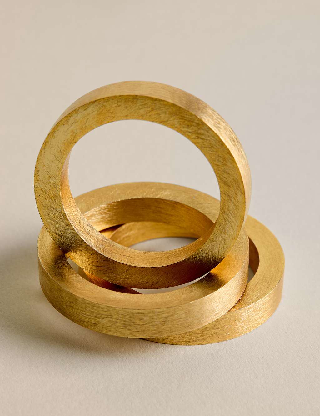 Set of 4 Metallic Napkin Rings 2 of 3