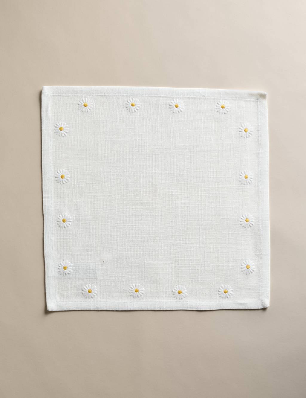 Set of 4 Pure Cotton Daisy Napkins 3 of 4