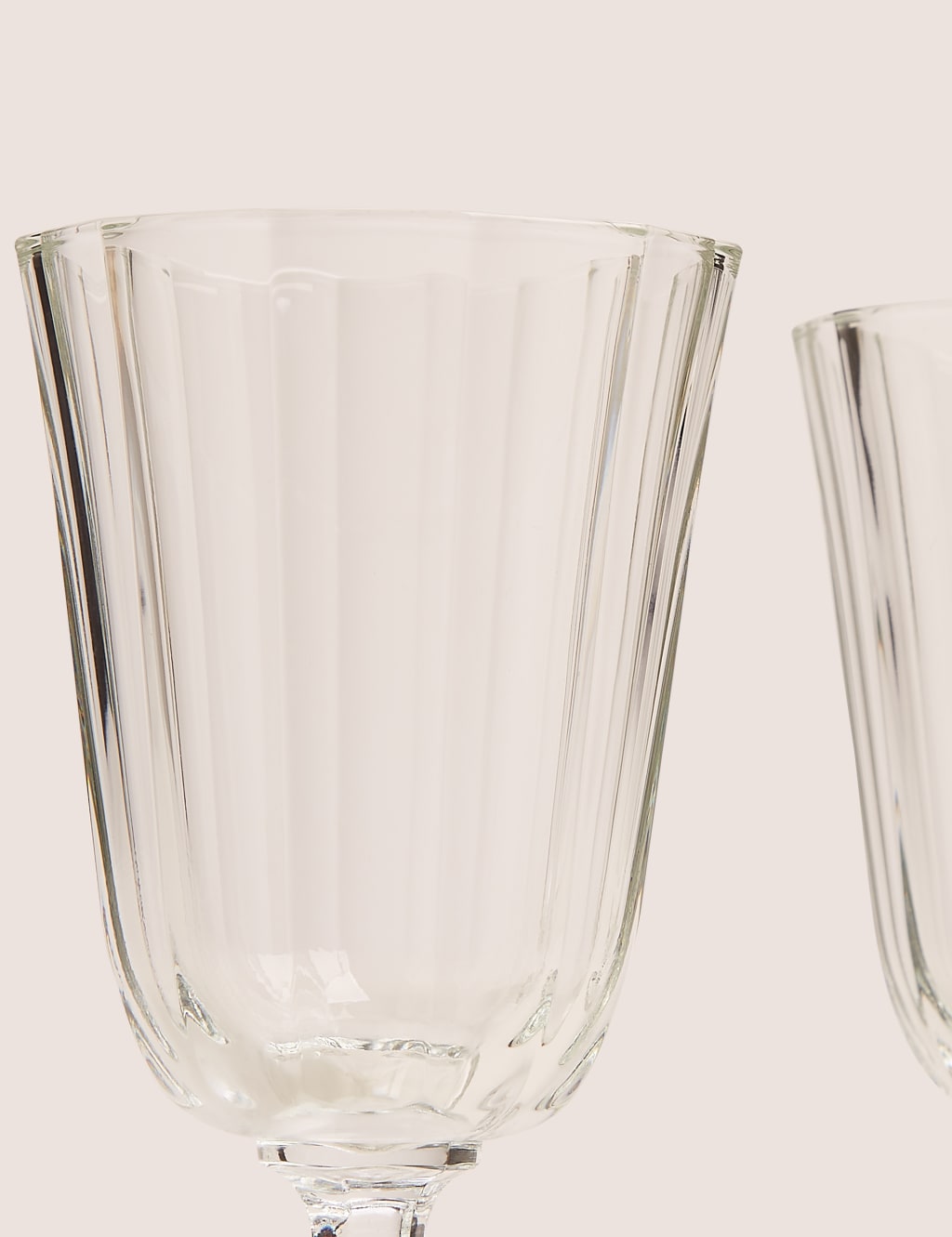 Set of 4 Faceted Short Stem Wine Glasses 3 of 3
