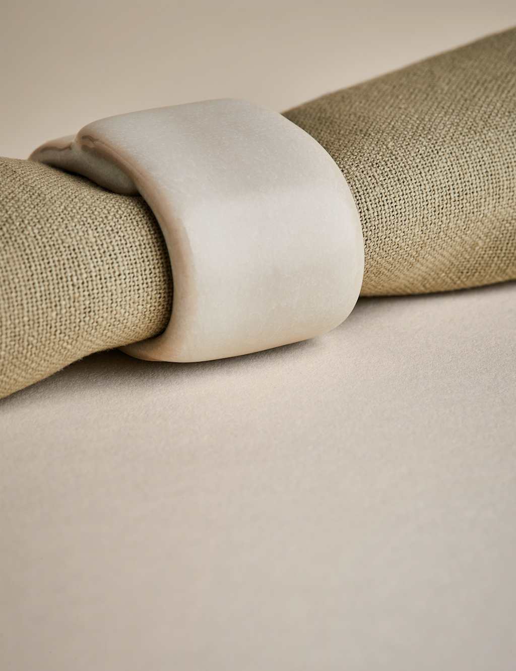 Set of 4 Ceramic Napkin Rings 2 of 4