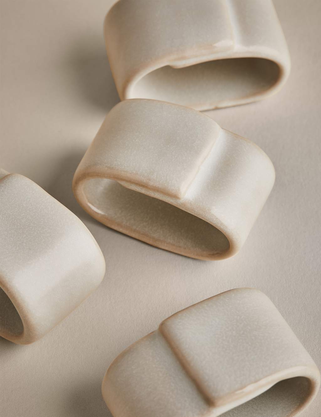 Set of 4 Ceramic Napkin Rings 3 of 4